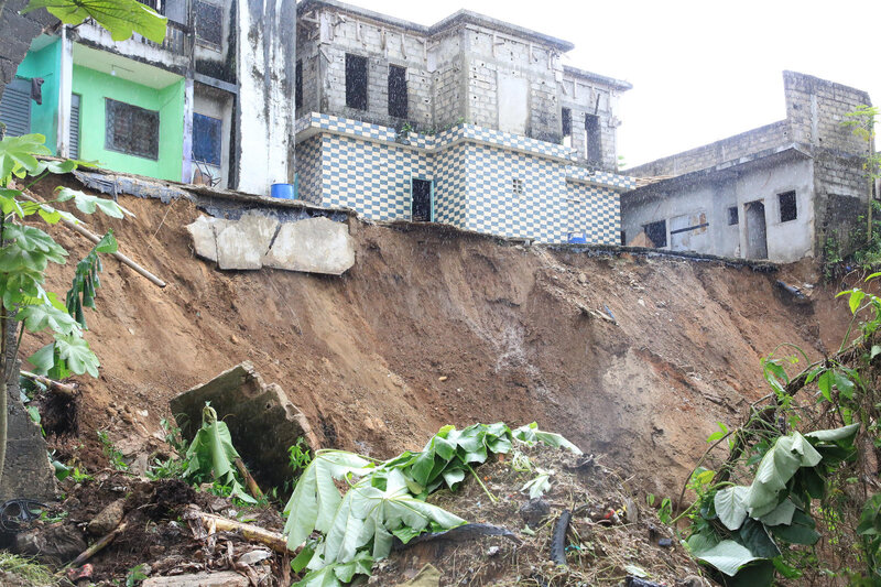 Fortes pluies dimanche à Abidjan : 5 morts dans un glissement de terrain à Yopougon, la compassion de l'État aux parents des victimes