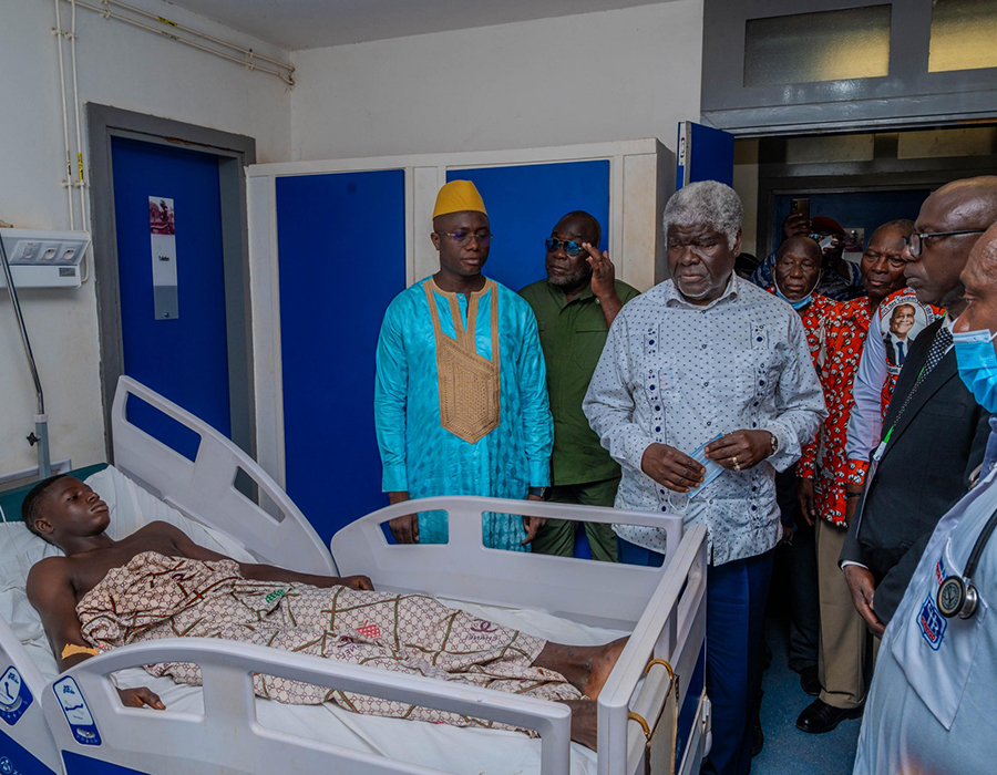 Solidarité : Beugré Mambé apporte le réconfort du gouvernement aux victimes des affrontements de Gbon