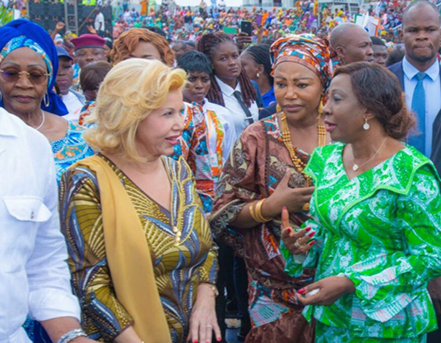 Côte d'Ivoire : des milliers de femmes rendent hommage à Alassane Ouattara
